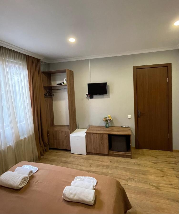 Book Hotel Tbilisi Esterno foto